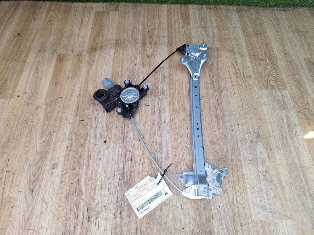 1000931038-Right Front Window Reg/Motor Top