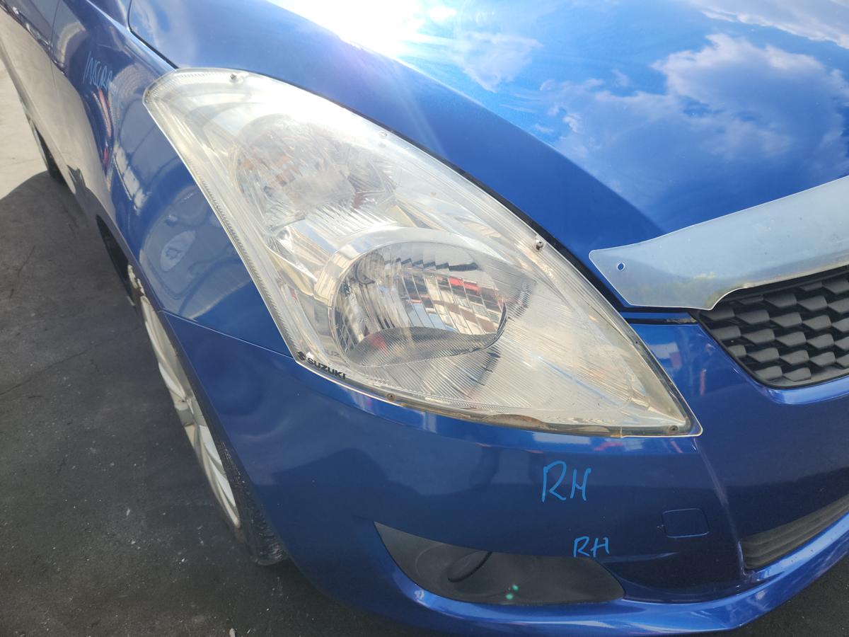 1000946537-Right Headlamp