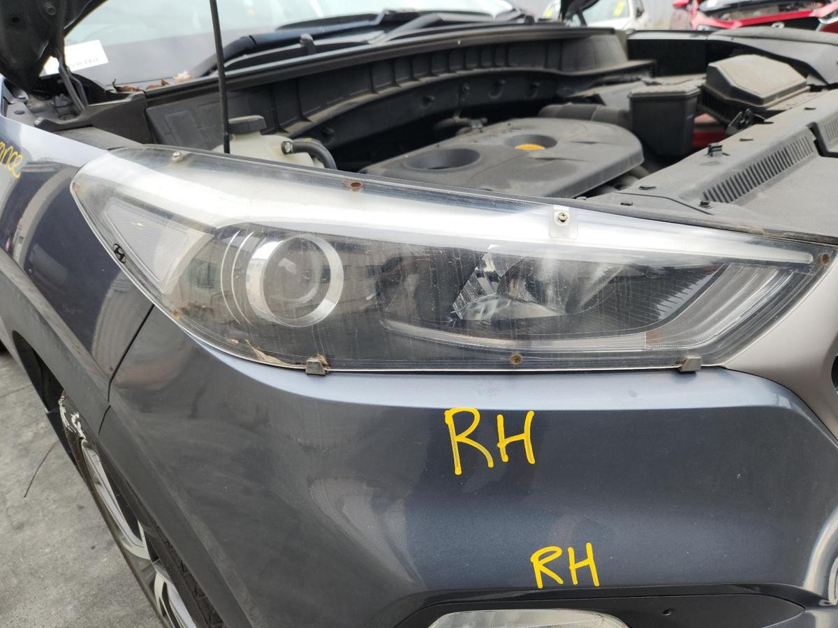 1000830445-Right Headlamp