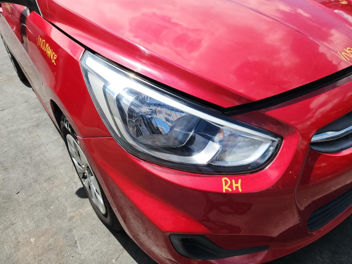 1000886682-Right Headlamp