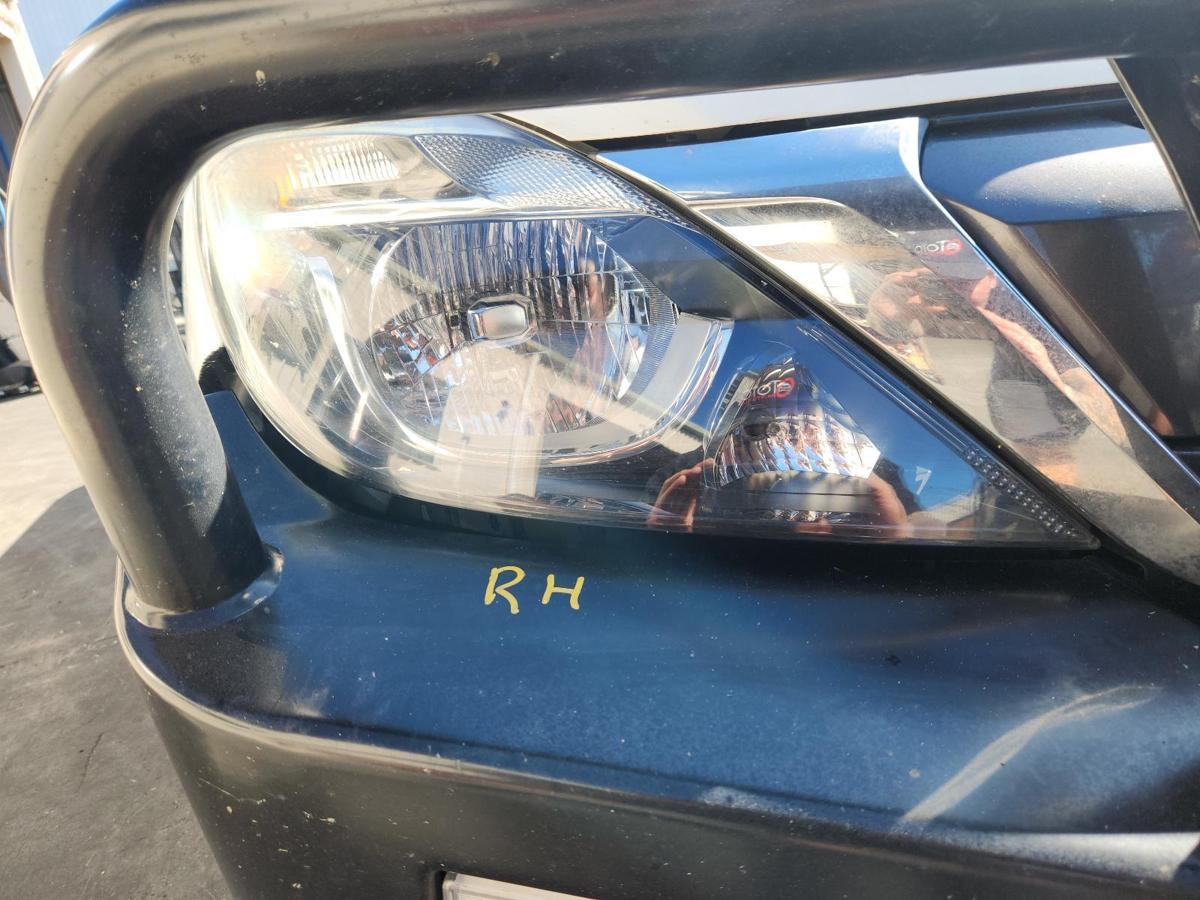 1000846722-Right Headlamp