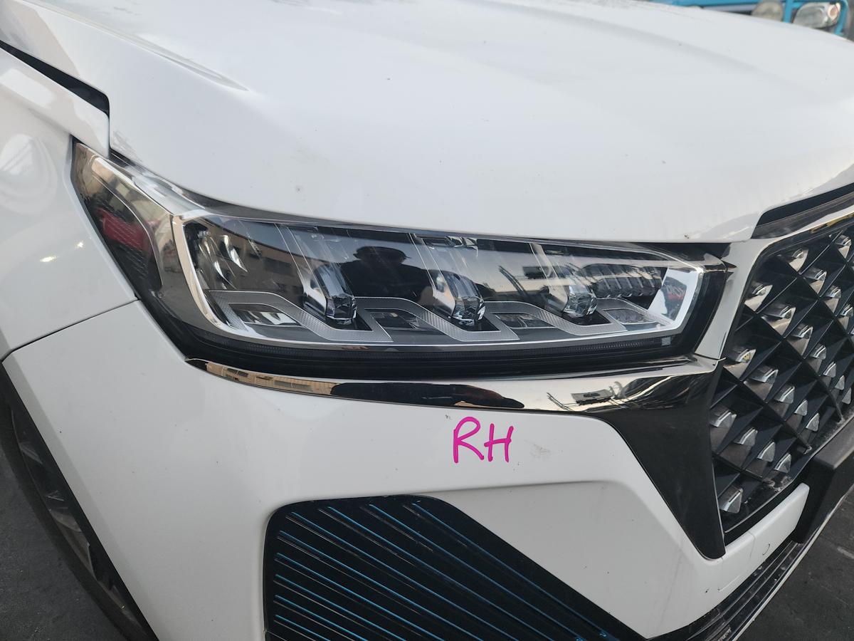 1000928363-Right Headlamp