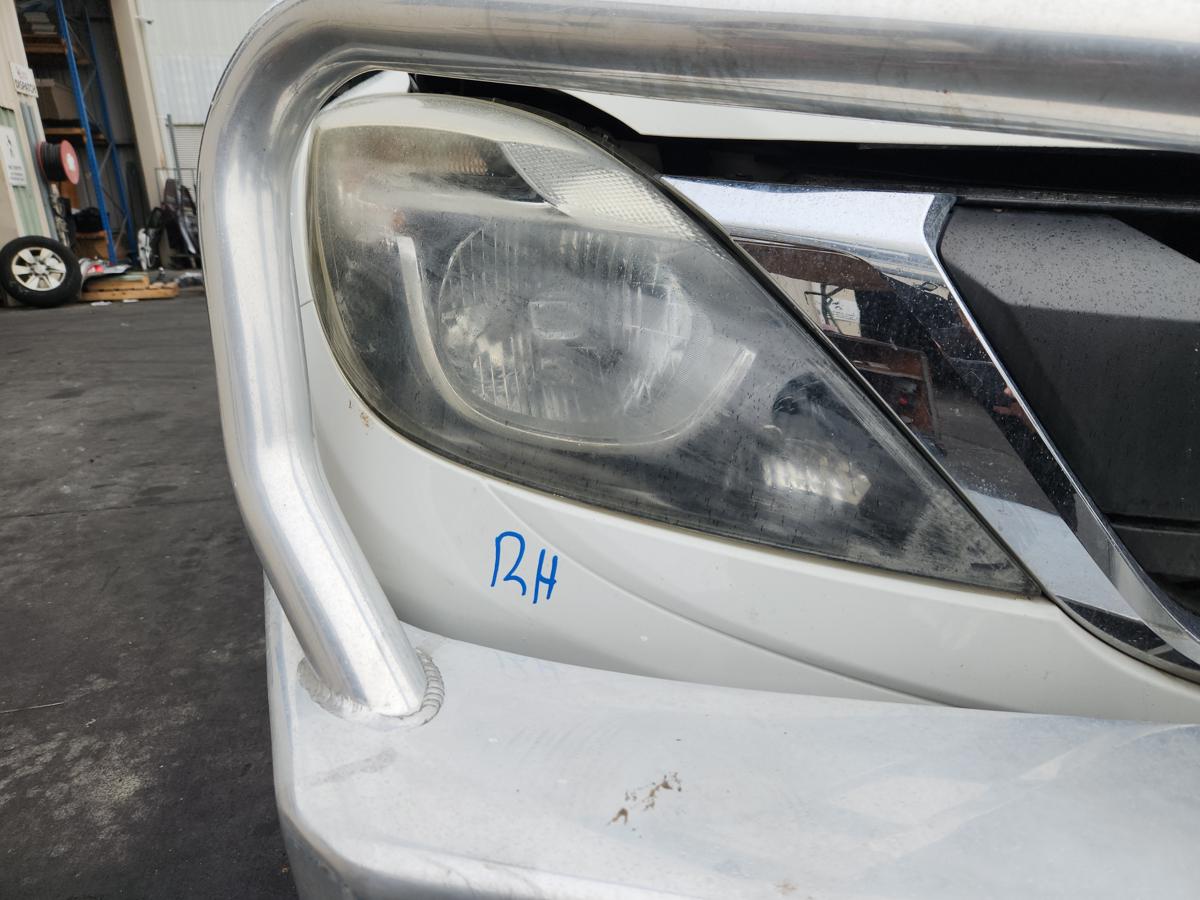 1000936341-Right Headlamp