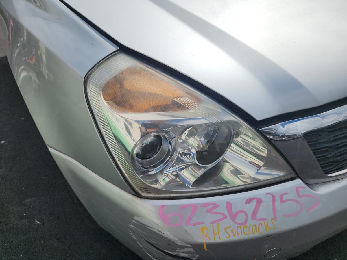 1000943458-Right Headlamp