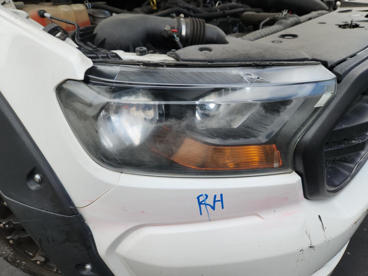 1000945292-Right Headlamp