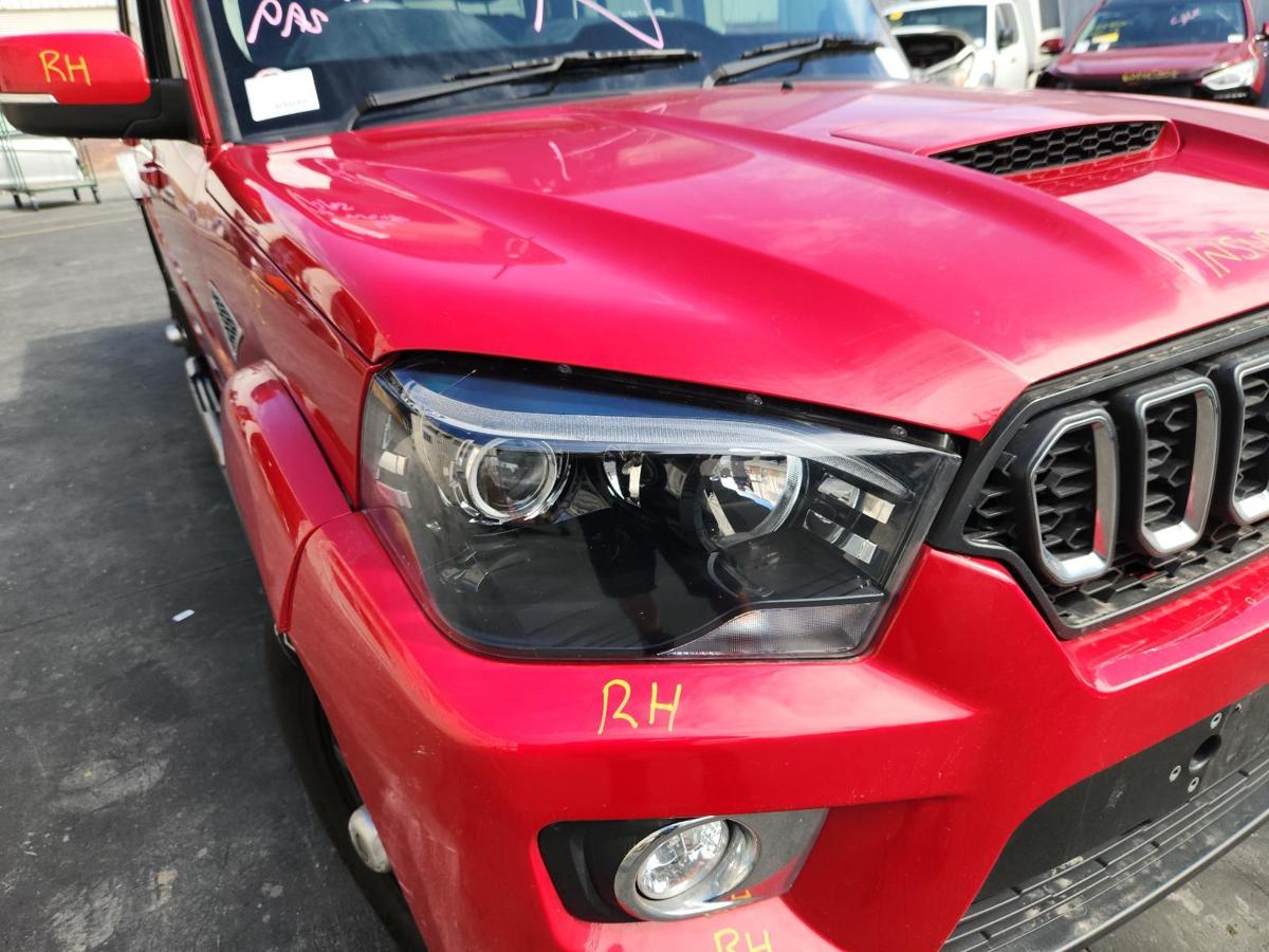 1000866199-Right Headlamp