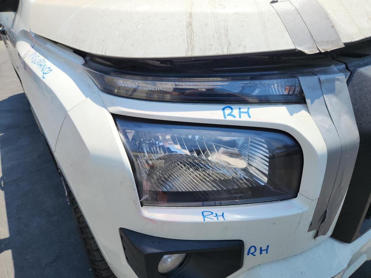 1000870923-Right Headlamp