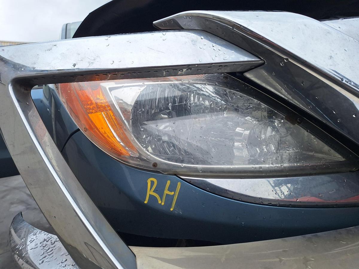 1000779336-Right Headlamp