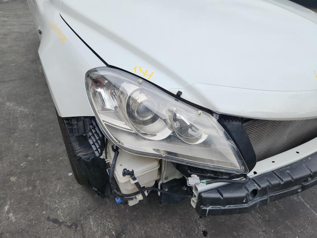 1000874401-Right Headlamp
