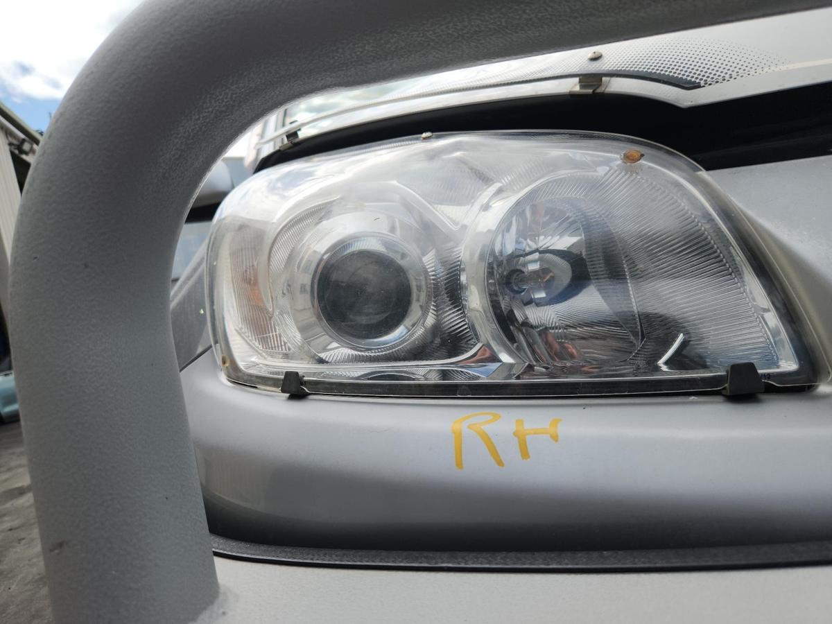 1000894467-Right Headlamp