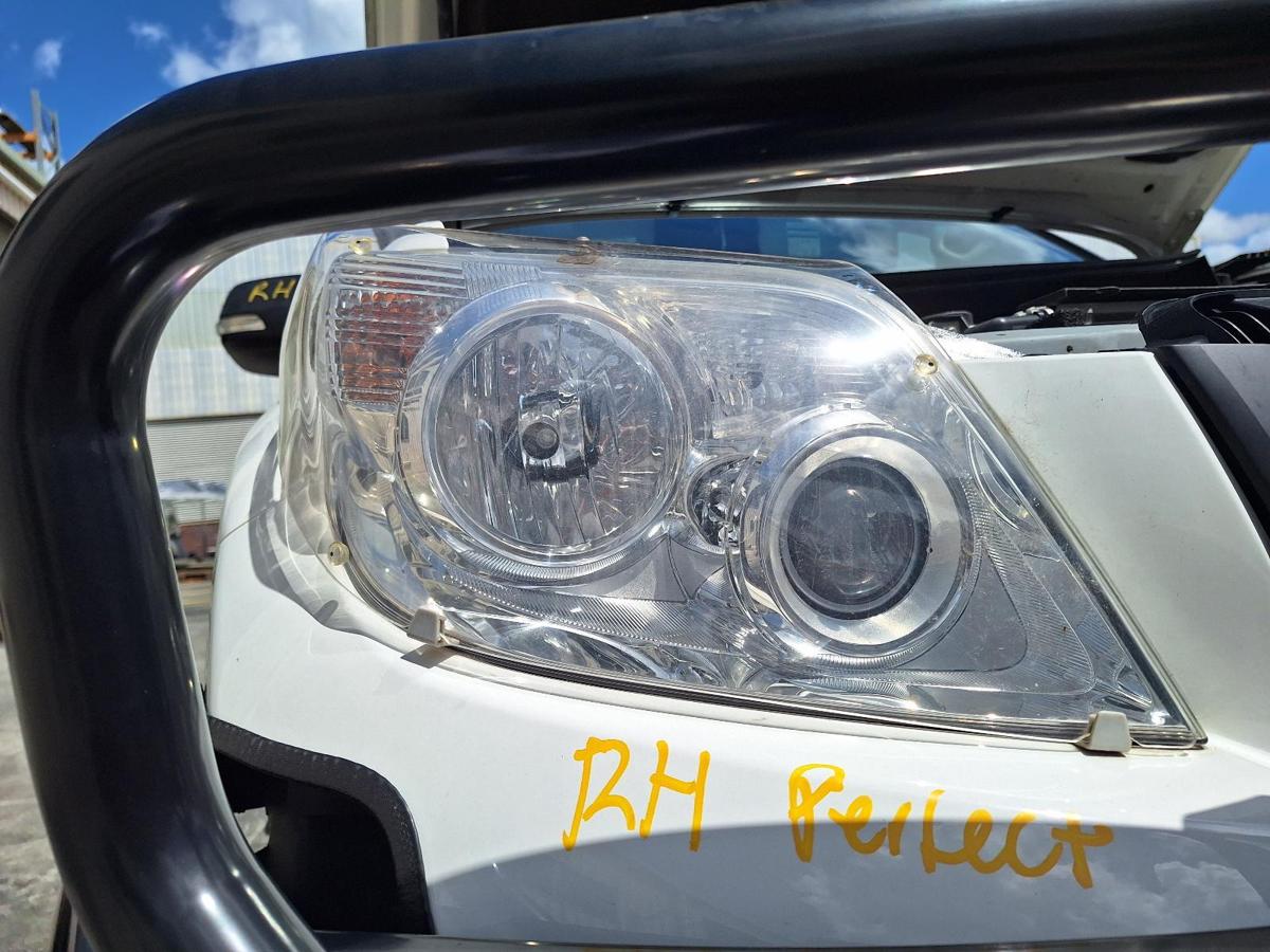 1000750876-Right Headlamp