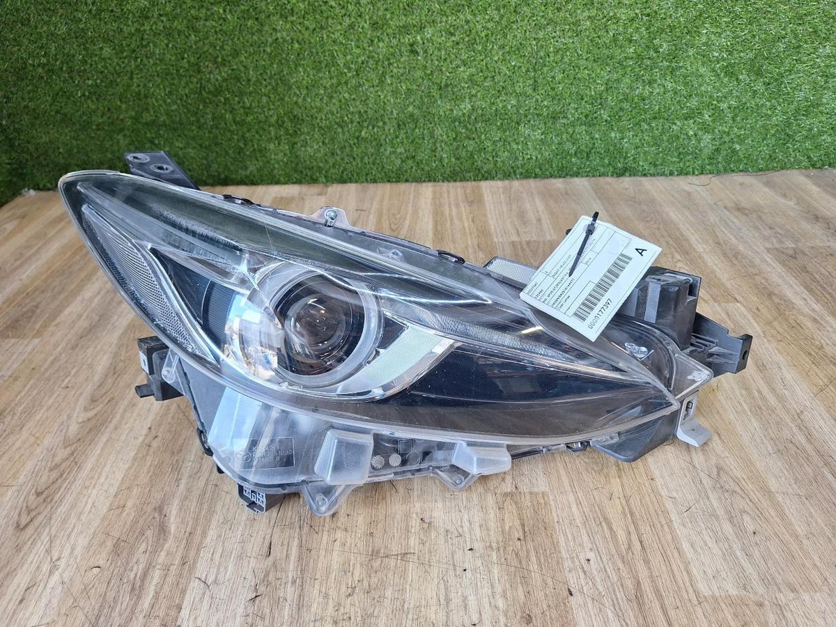 1000882649-Right Headlamp Top