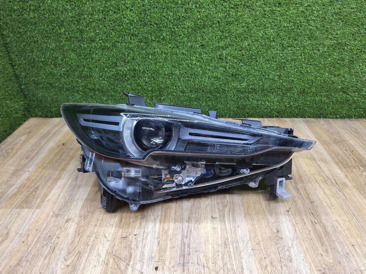 1000931222-Right Headlamp Top