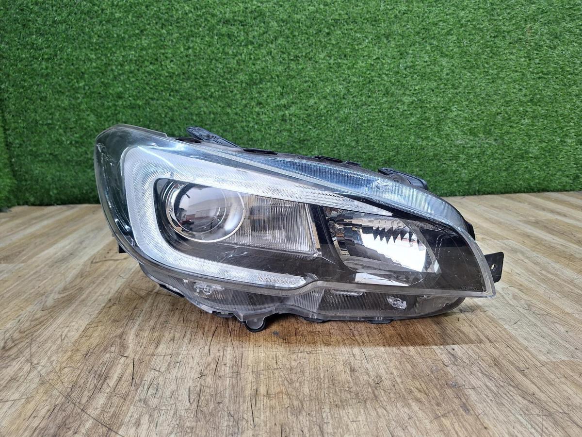 1000926731-Right Headlamp Top