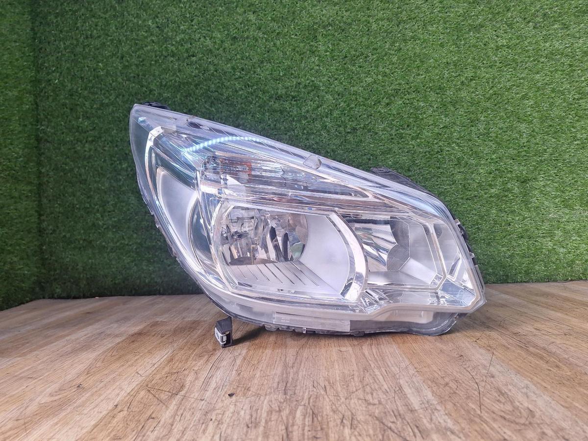 1000938251-Right Headlamp Top