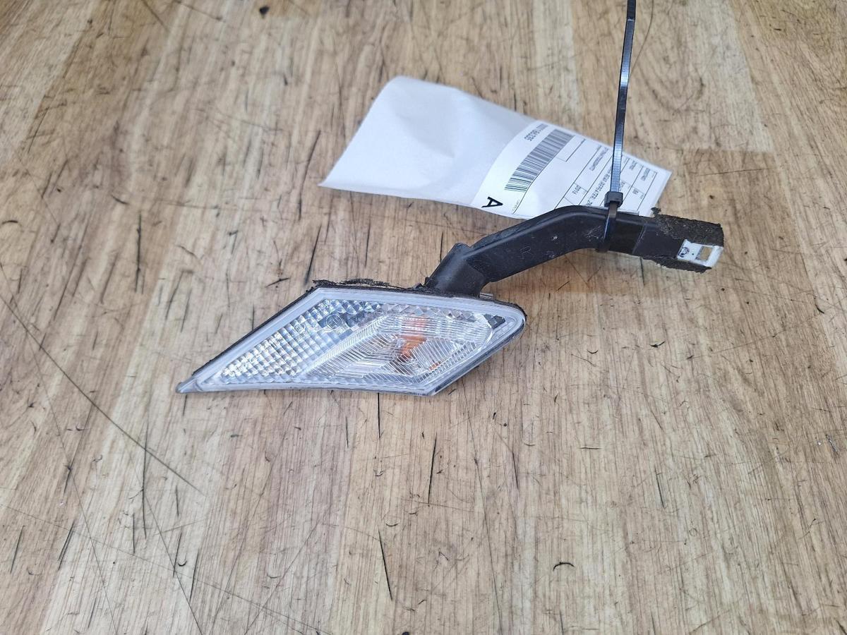 1000928786-Right Indicator Fog Side Bumper Flasher Top