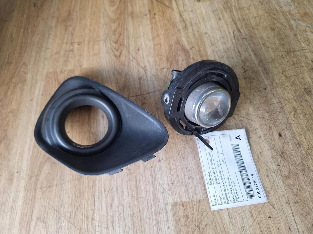 1000879914-Right Indicator Fog Side Bumper Foglamp Top