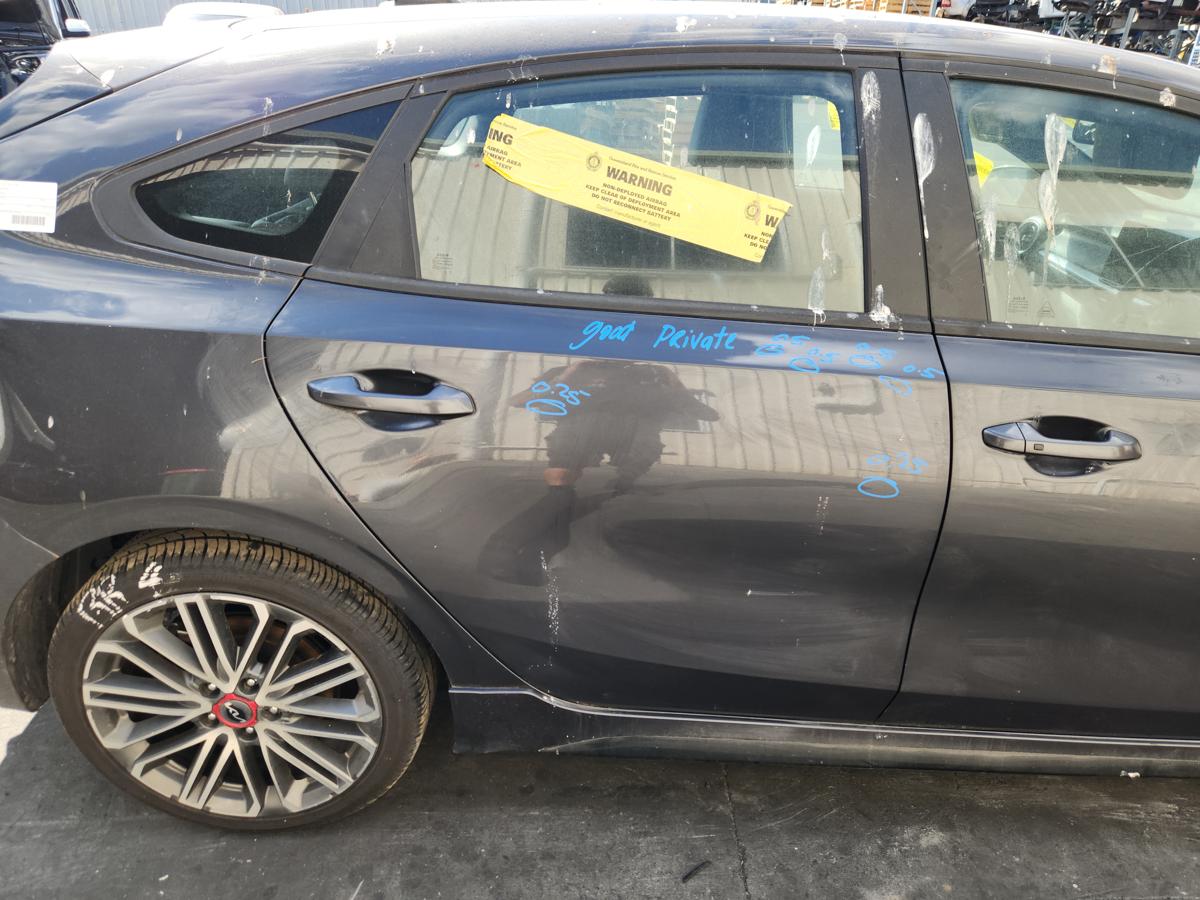 1000939406-Right Rear Door