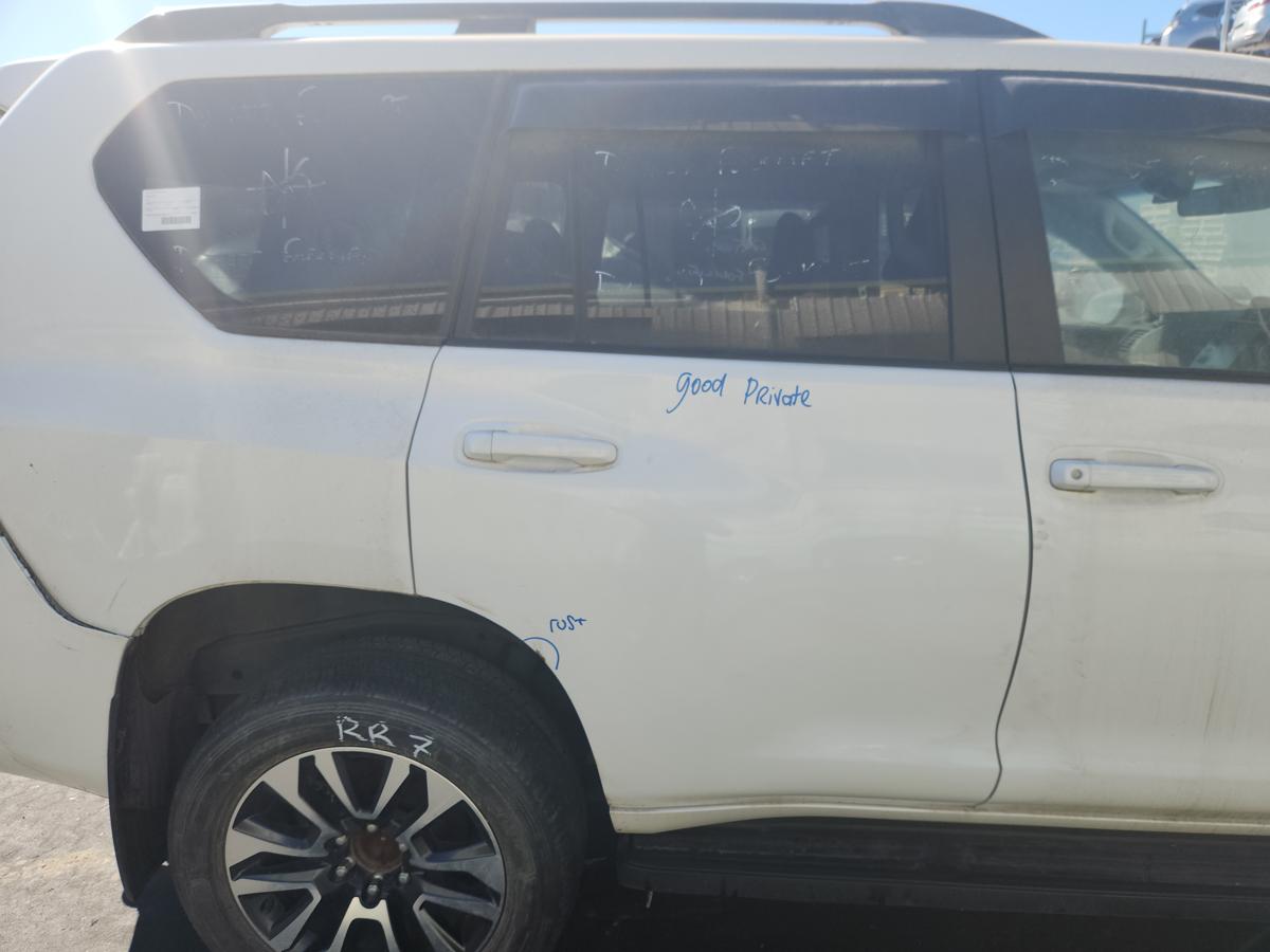 1000939980-Right Rear Door