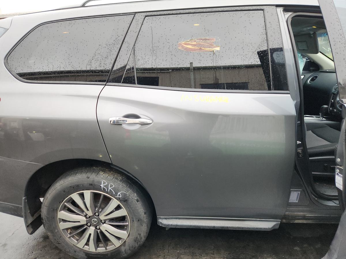 1000920526-Right Rear Door