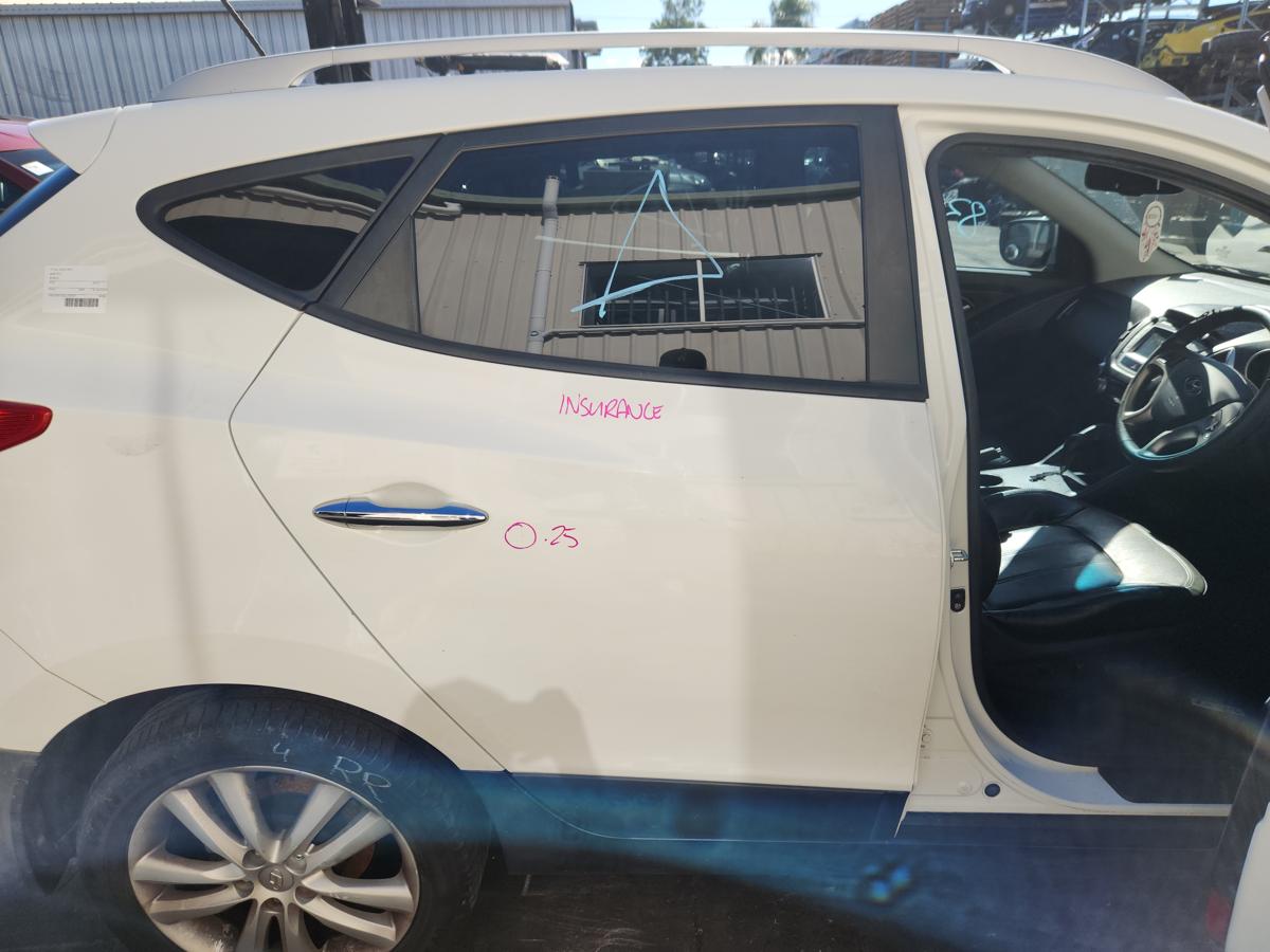 1000923001-Right Rear Door