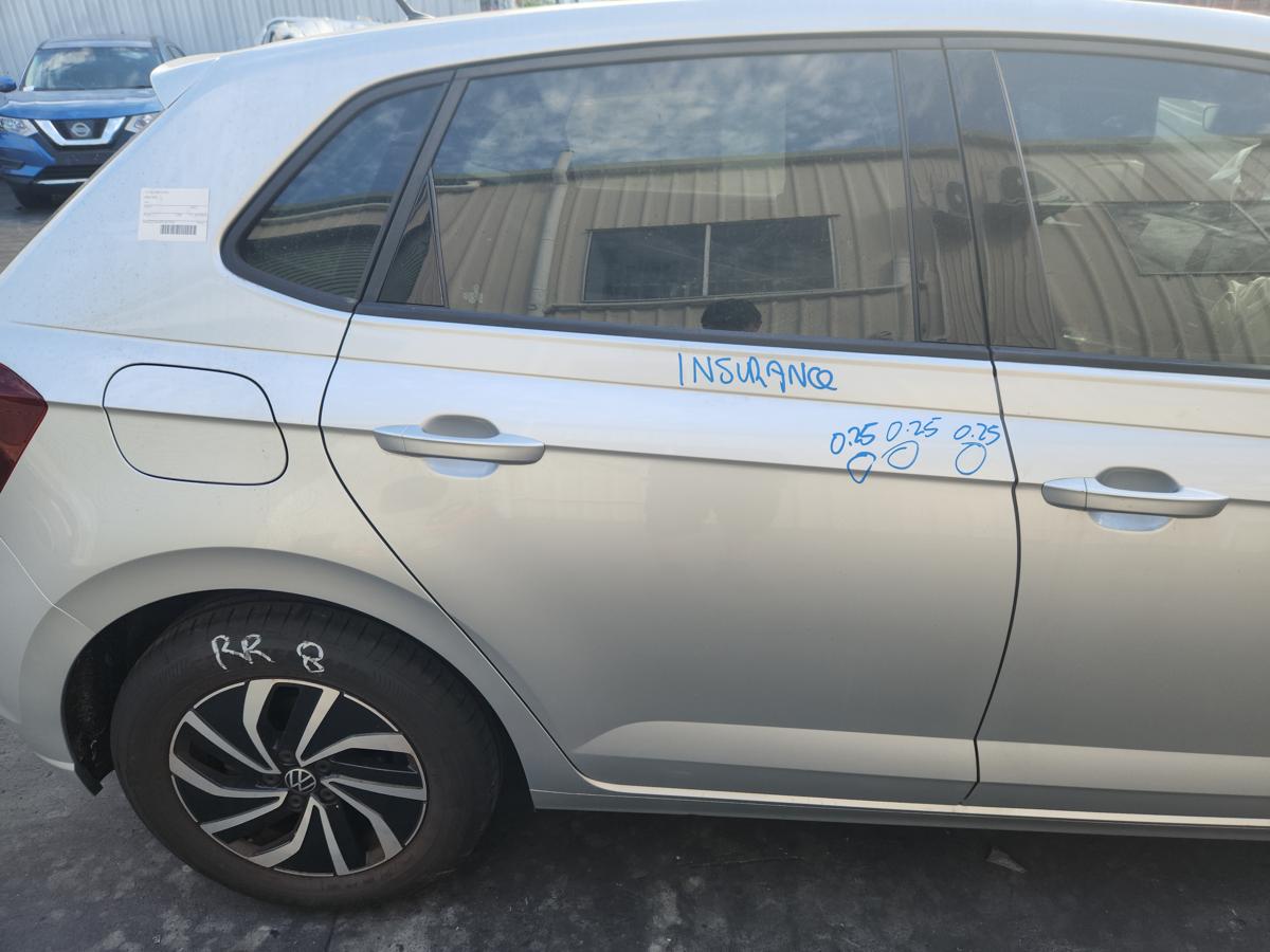 1000940853-Right Rear Door