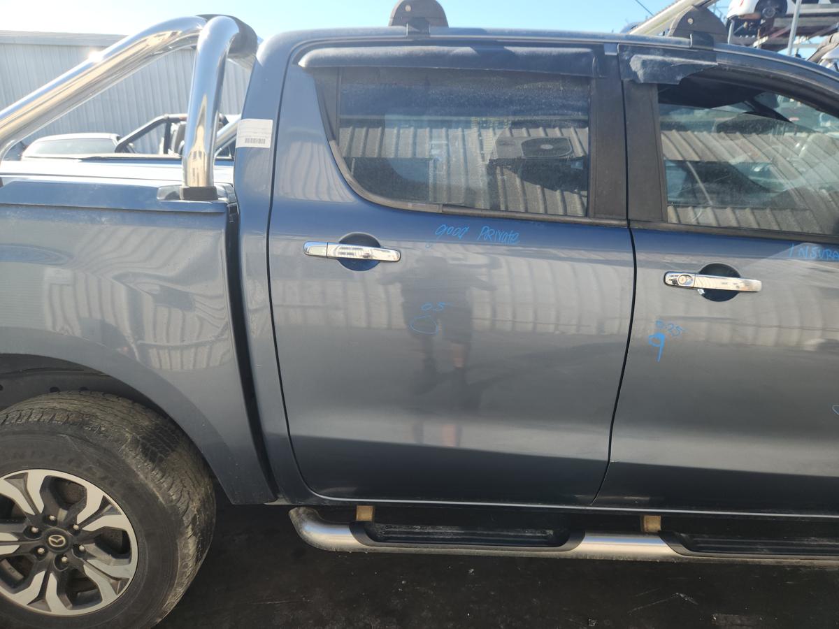 1000941861-Right Rear Door