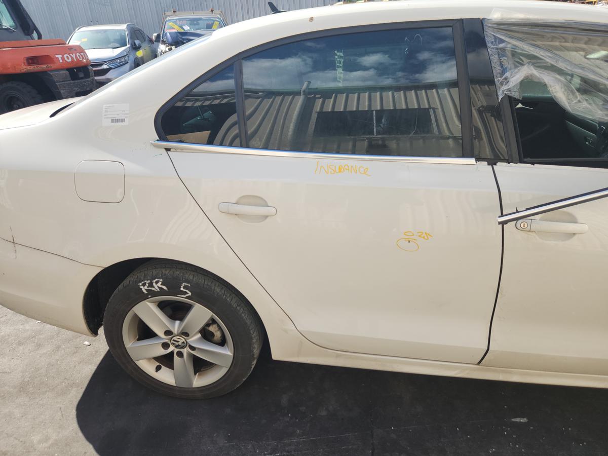 1000942387-Right Rear Door