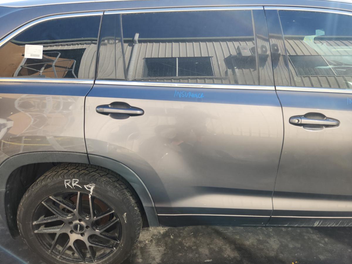 1000944495-Right Rear Door