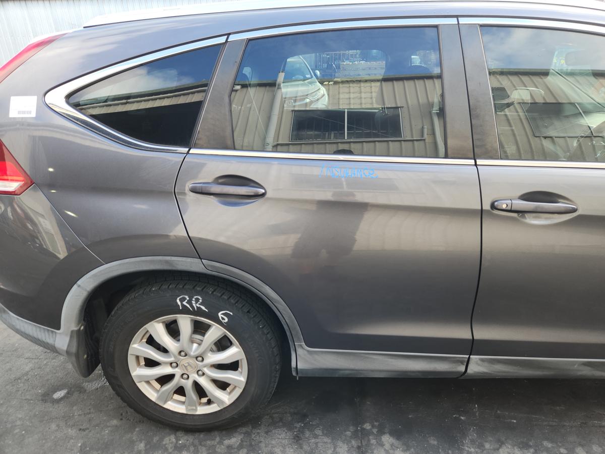 1000945985-Right Rear Door