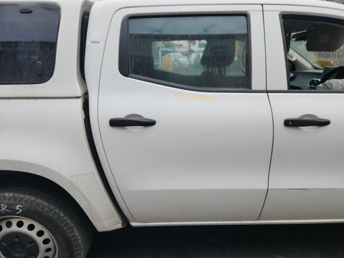 1000948406-Right Rear Door