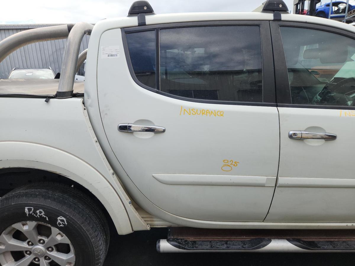 RIGHT_REAR_DOOR_SLIDING for MITSUBISHI TRITON