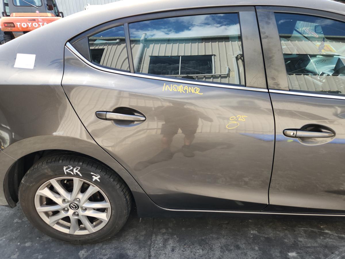 1000951172-Right Rear Door