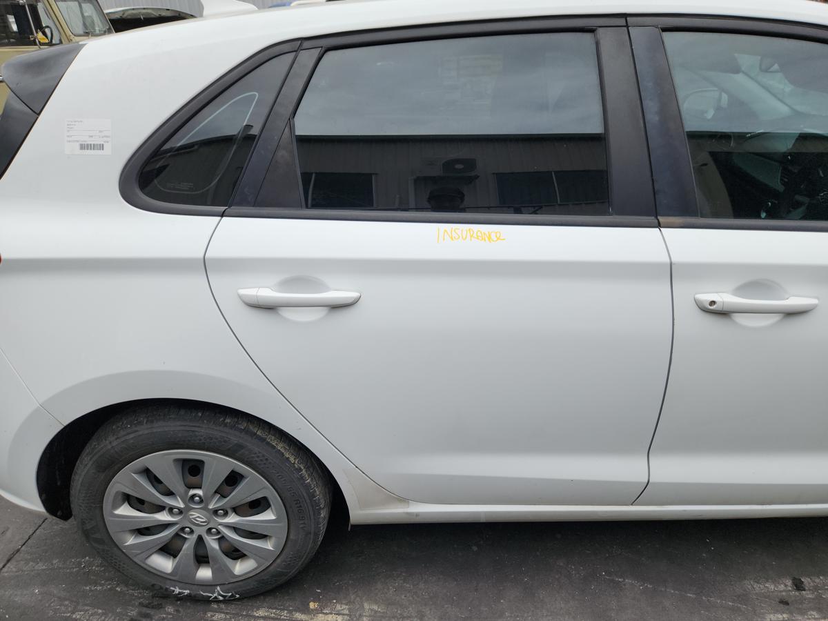 1000957661-Right Rear Door