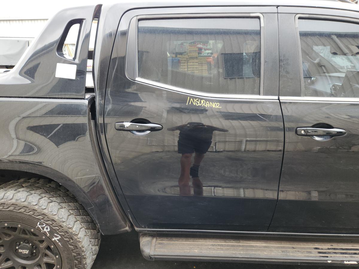 1000957390-Right Rear Door
