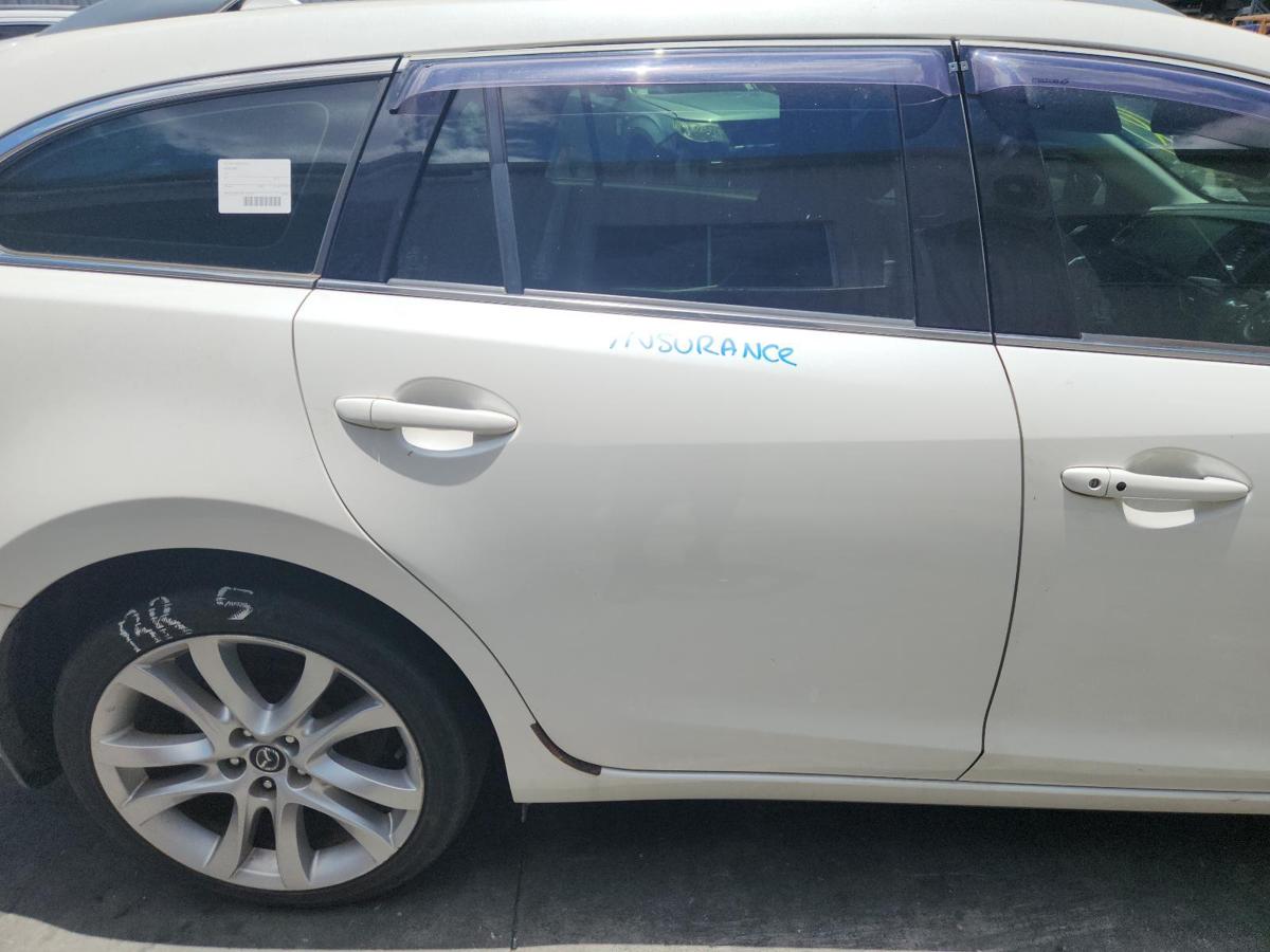 1000884476-Right Rear Door