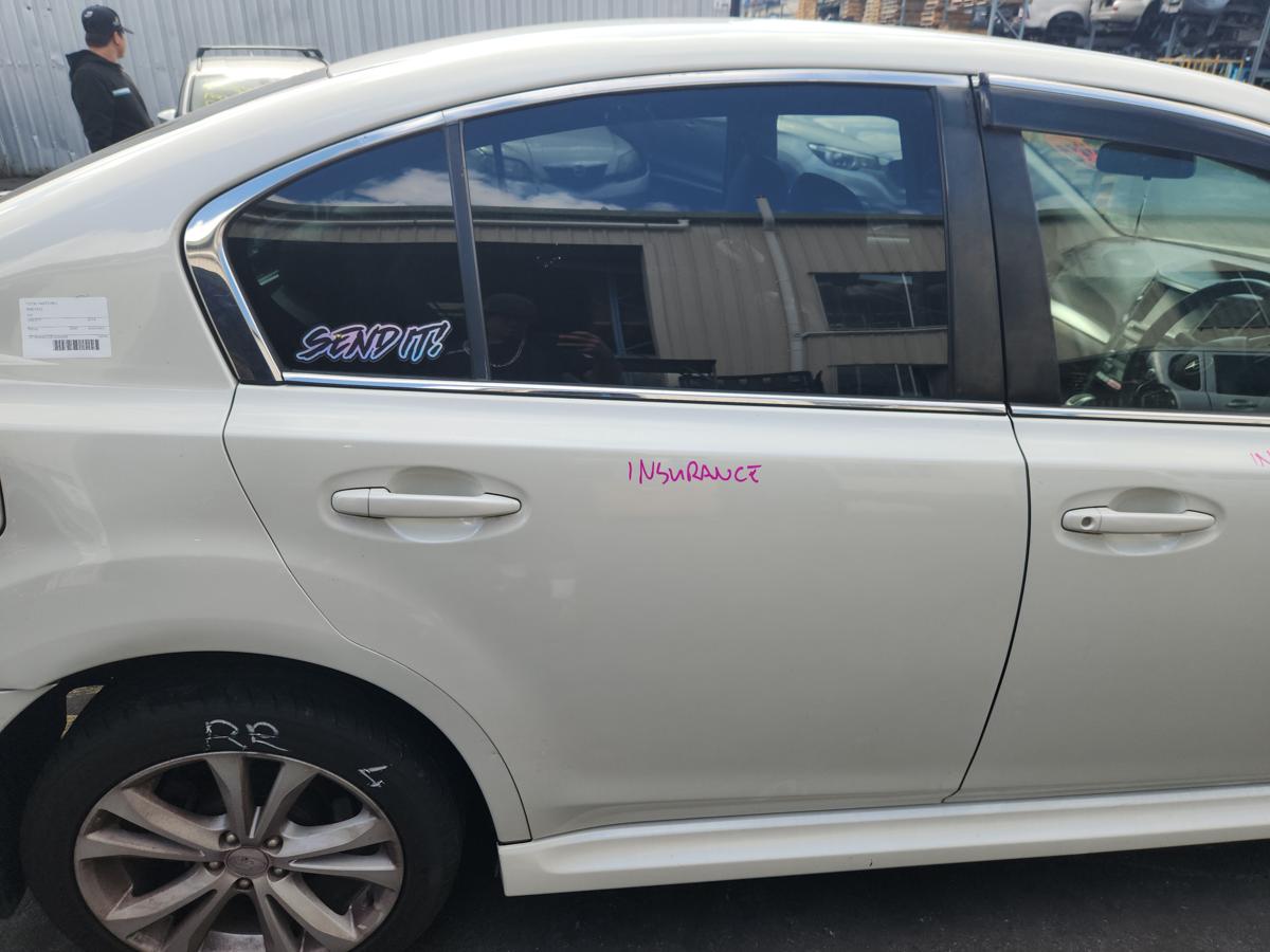 1000932399-Right Rear Door