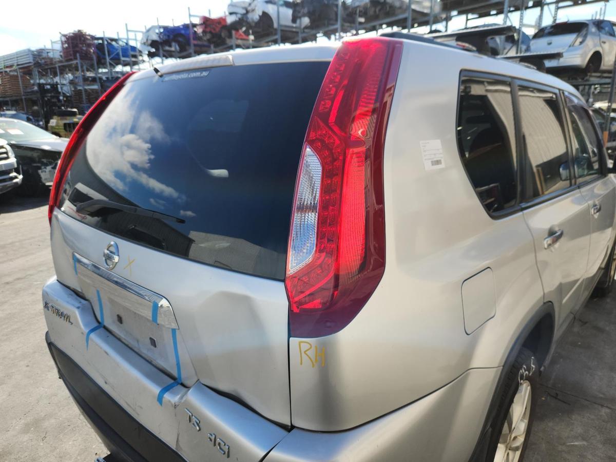 1000835636-Right Taillight