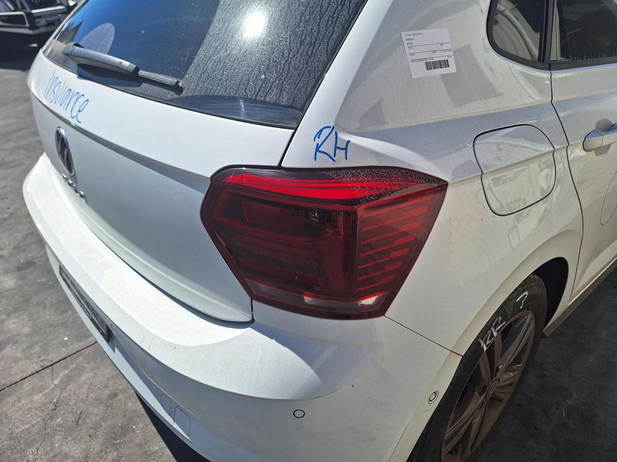 1000764191-Right Taillight