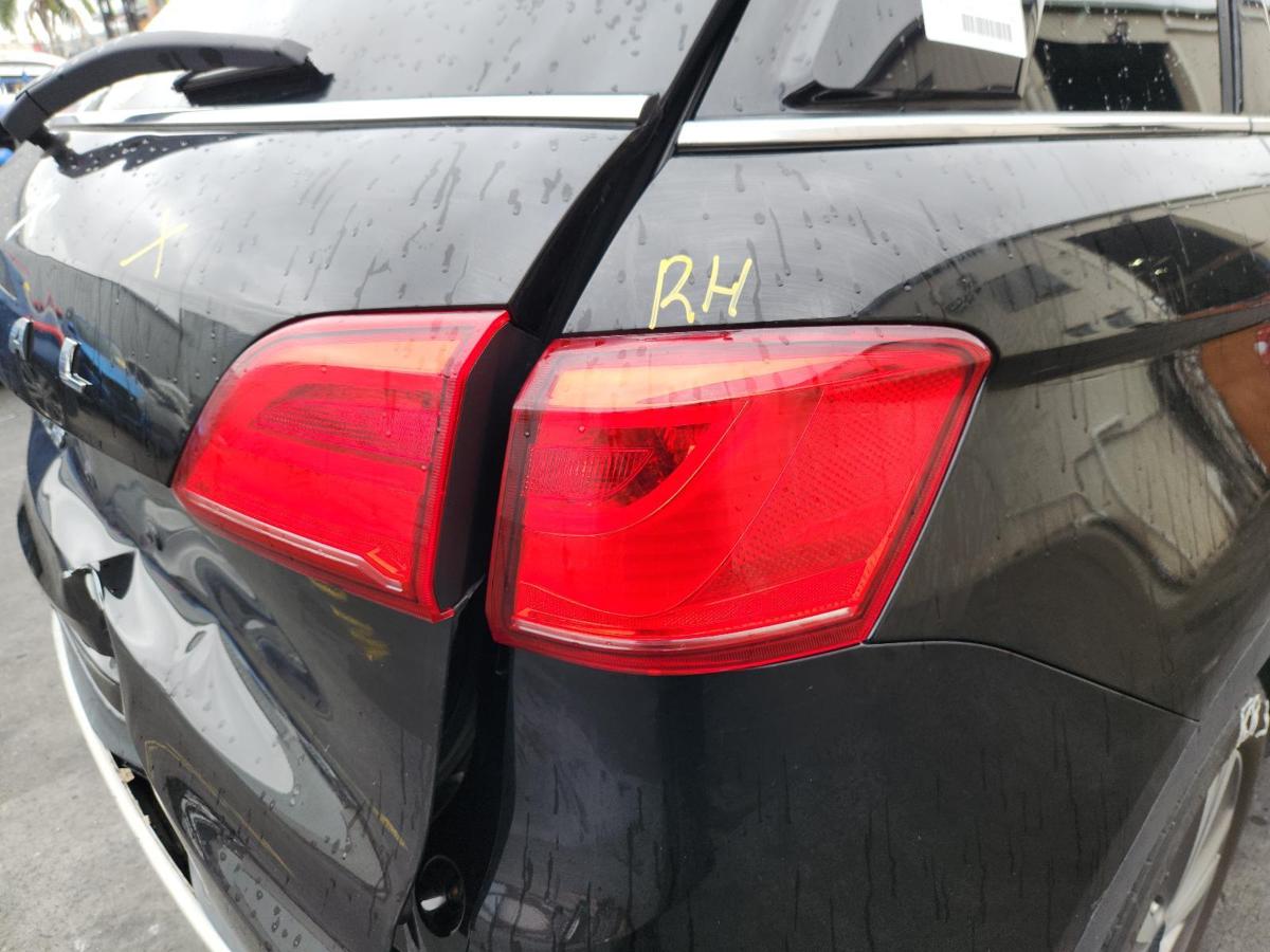 1000831939-Right Taillight