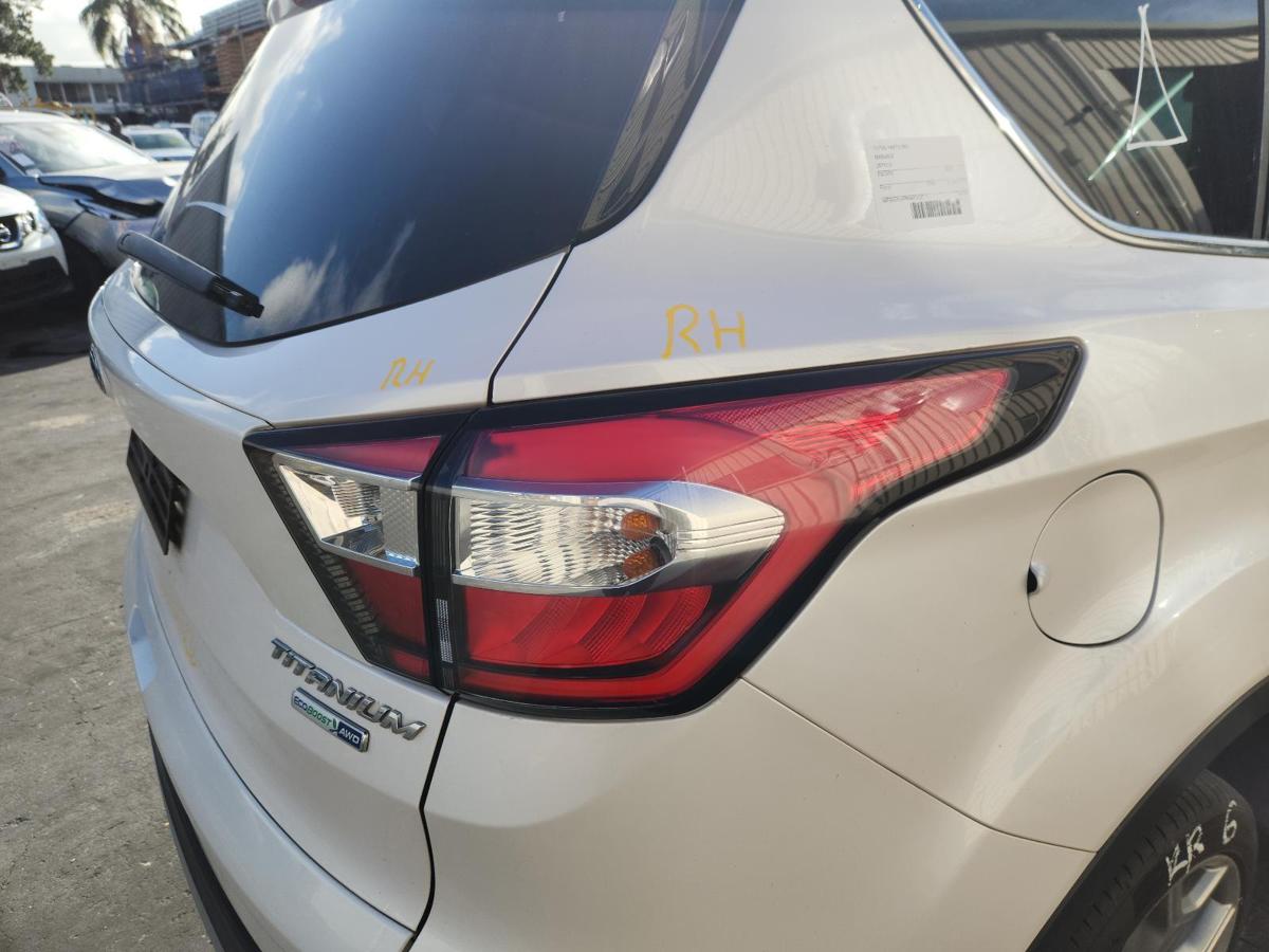1000858288-Right Taillight