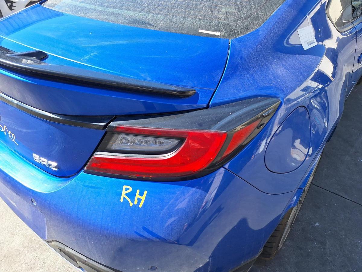 1000786577-Right Taillight