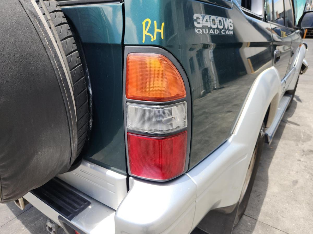 1000820327-Right Taillight