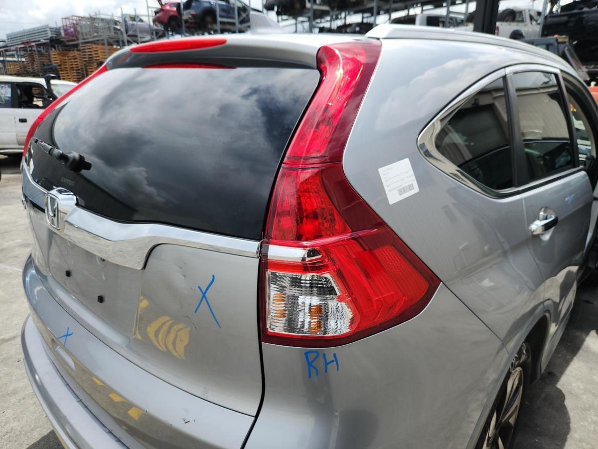 1000818609-Right Taillight