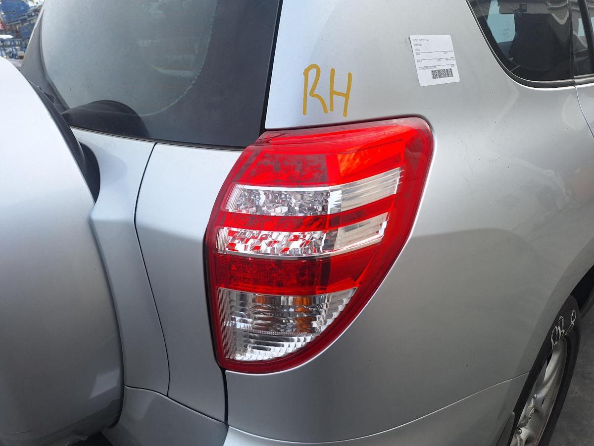 1000809407-Right Taillight
