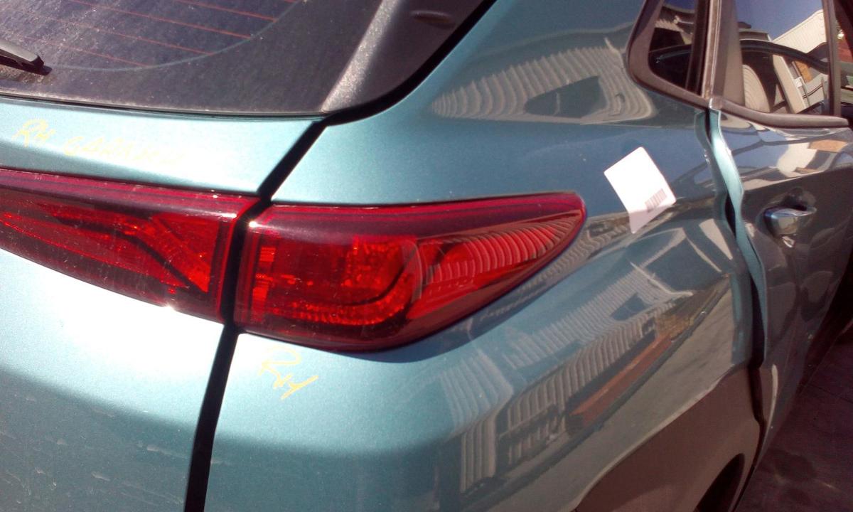 1000611492-Right Taillight