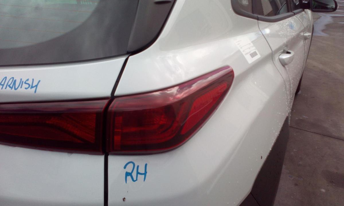 1000627162-Right Taillight