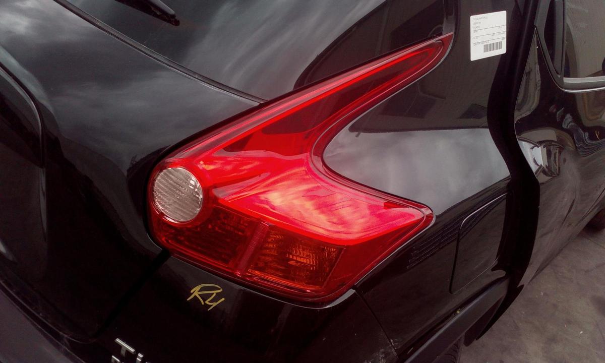 1000667987-Right Taillight