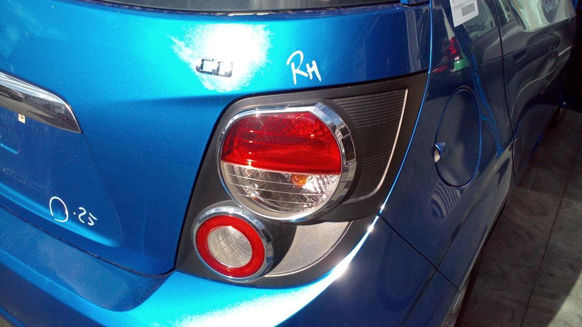 1000724418-Right Taillight