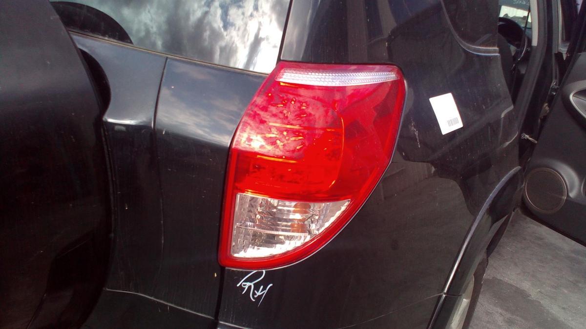 1000730519-Right Taillight